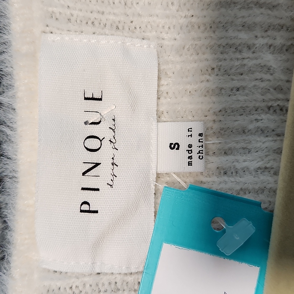 V neck sweater - Picture 6 of 6